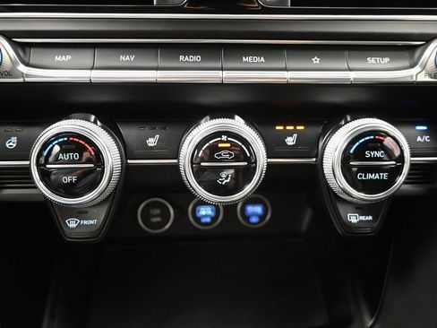 Used 2023 Genesis G70 2.0T AWD/4WD image 21