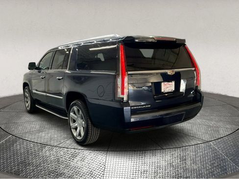 Used 2019 Cadillac Escalade ESV Luxury image 6