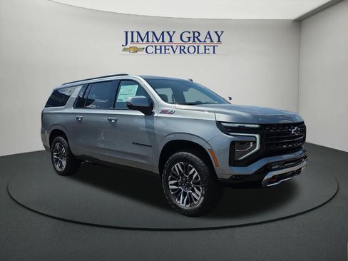 New 2026 Chevrolet Suburban Z71 w/ Z71 Off-Road Package AWD/4WD image 7