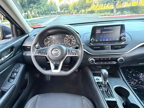 Used 2022 Nissan Altima 2.5 SV FWD image 15