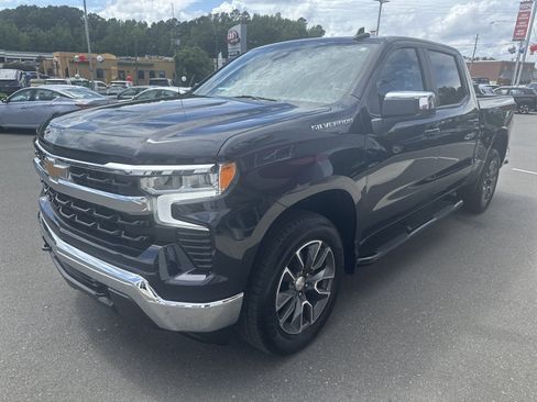 Used 2023 Chevrolet Silverado 1500 LT AWD/4WD image 4