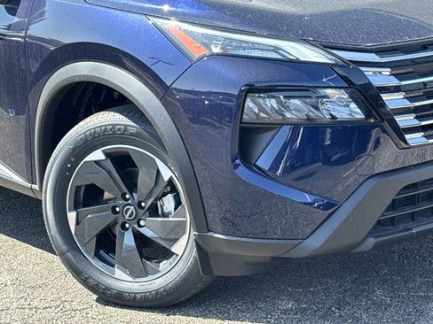 New 2025 Nissan Rogue SV image 3
