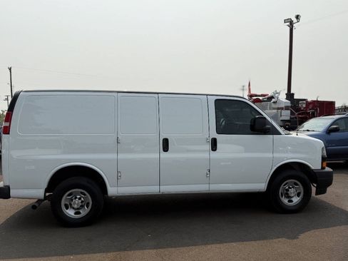 Used 2020 Chevrolet Express 2500 w/ Communications Package RWD image 6