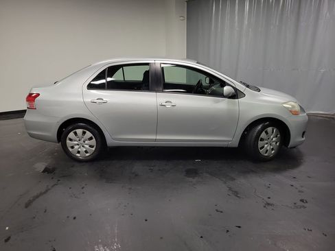 Used 2010 Toyota Yaris Sedan FWD image 9
