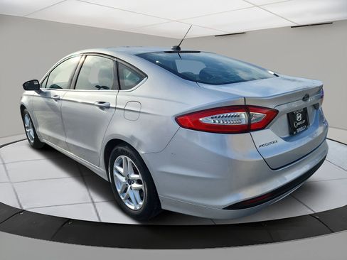 Used 2014 Ford Fusion SE image 3