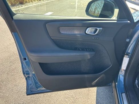 Used 2025 Volvo XC40 B5 Plus AWD/4WD image 16