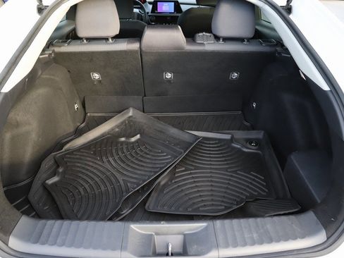 Certified 2023 Toyota Prius LE image 7