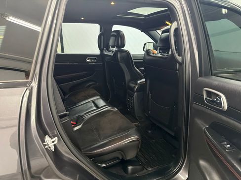 Used 2017 Jeep Grand Cherokee Trailhawk AWD/4WD image 16