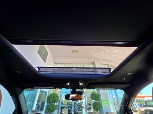 New 2026 Chrysler Pacifica Pinnacle image 10