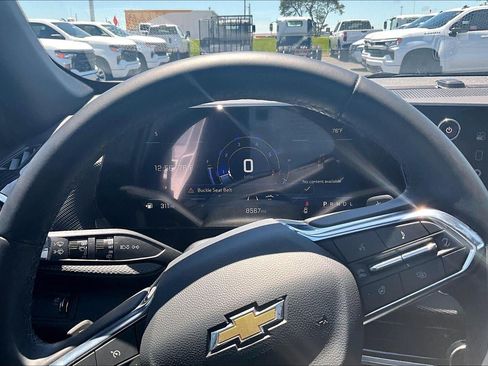 Used 2026 Chevrolet Equinox LT FWD image 21