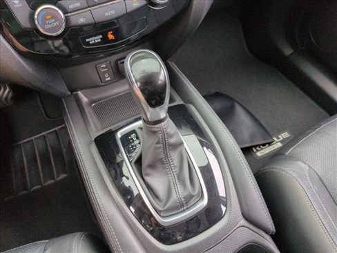 Used 2017 Nissan Rogue Sport SL FWD image 12