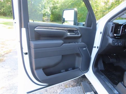 New 2025 Chevrolet Silverado 2500 LTZ w/ Z71 Chrome Sport Edition image 27