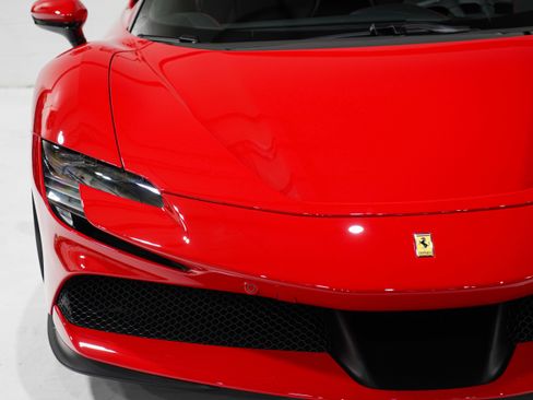 Used 2022 Ferrari SF90 Stradale AWD/4WD image 29