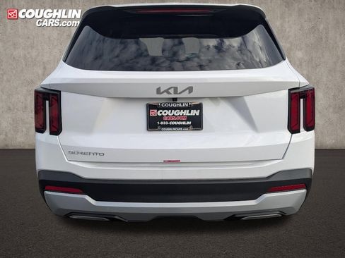New 2025 Kia Sorento LX image 7