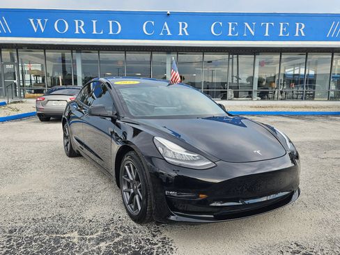 Used 2022 Tesla Model 3 Standard Range RWD image 1