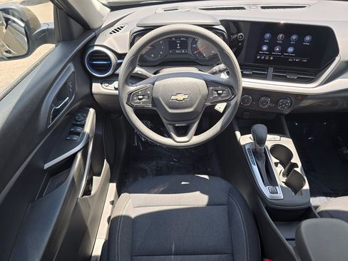 Used 2024 Chevrolet Trax LS w/ LS Convenience Package FWD image 26