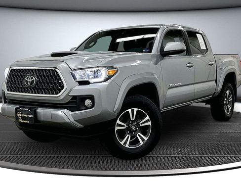 Used 2019 Toyota Tacoma TRD Sport w/ Technology Package AWD/4WD image 3