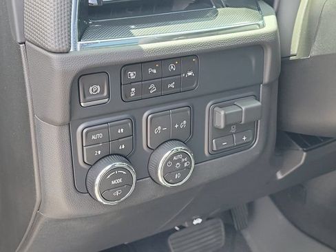 Used 2026 Chevrolet Tahoe RST w/ Advanced Technology Package AWD/4WD image 23