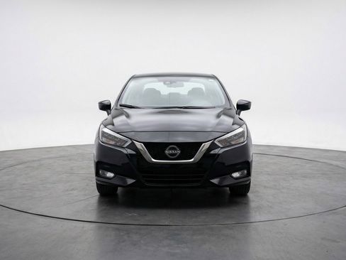 Used 2025 Nissan Versa SV FWD image 2