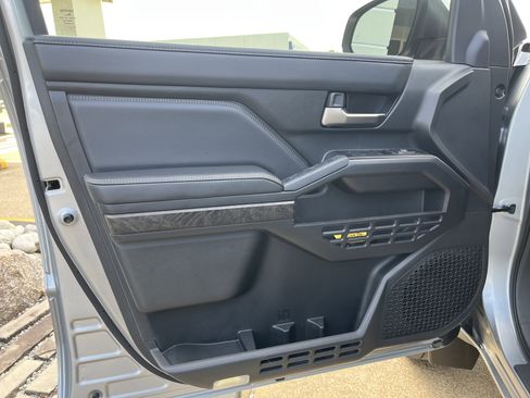 Used 2025 Toyota Tacoma Limited image 25