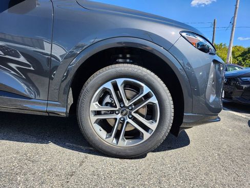 New 2025 Audi Q5 Premium image 16