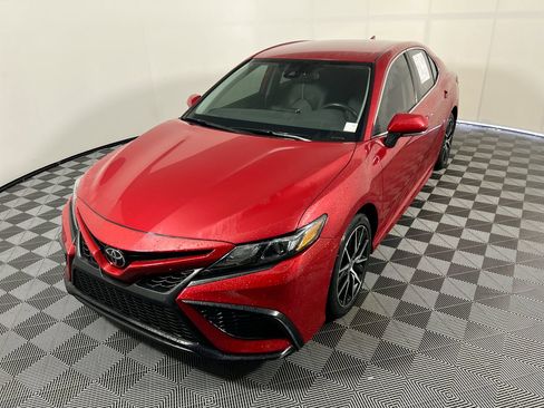 Used 2023 Toyota Camry SE image 7