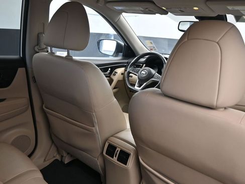 Used 2017 Nissan Rogue SL w/ SL Premium Package image 15