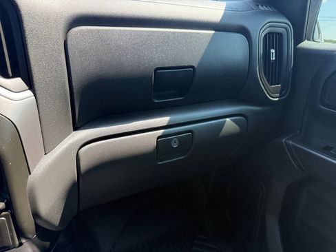 Used 2020 Chevrolet Silverado 1500 Custom Trail Boss w/ Custom Convenience Package AWD/4WD image 27