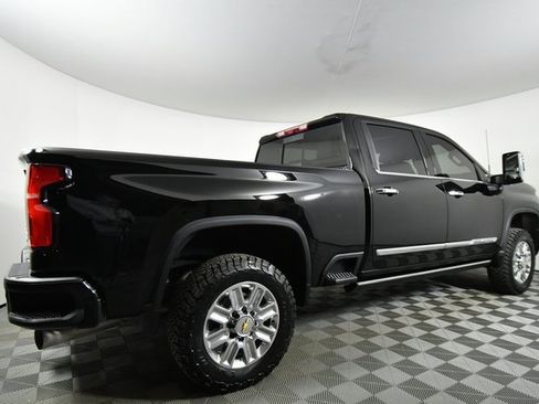 Used 2024 Chevrolet Silverado 2500 High Country w/ Technology Package image 10