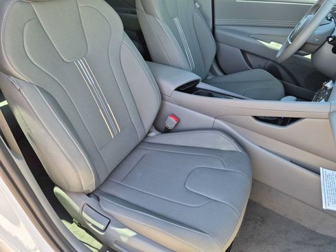 New 2026 Hyundai Elantra SEL Sport FWD image 21