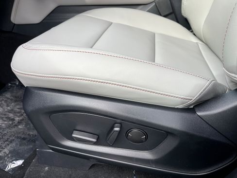 New 2026 Ford Explorer Active w/ Active Comfort Package image 33