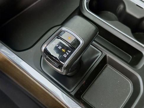 Used 2023 Chevrolet Silverado 1500 High Country w/ High Country Premium Package AWD/4WD image 33