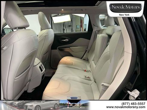 Used 2021 Jeep Cherokee Limited image 13