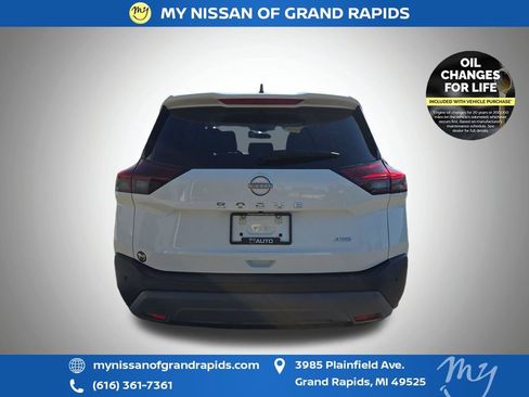 Used 2023 Nissan Rogue S AWD/4WD image 7