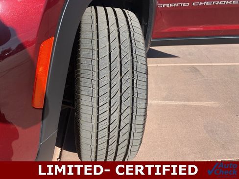 Used 2022 Jeep Grand Cherokee Limited image 42