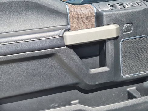 Used 2019 Ford F250 Lariat w/ Lariat Value Package AWD/4WD image 10