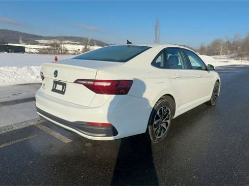 Used 2023 Volkswagen Jetta S image 8