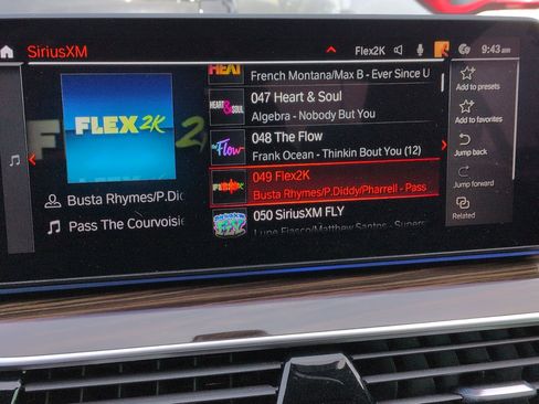 Used 2021 BMW 540i xDrive w/ M Sport Package image 23