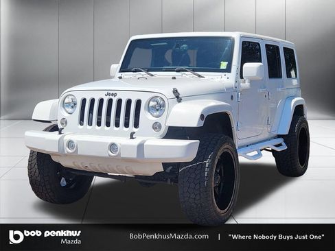Used 2015 Jeep Wrangler Unlimited Rubicon w/ Connectivity Group AWD/4WD image 23