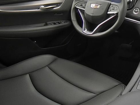 New 2025 Cadillac XT6 Luxury w/ LPO, Floor Liner Package image 12