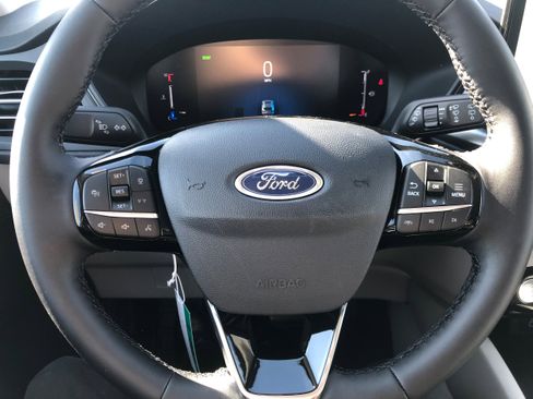 New 2025 Ford Escape SE w/ Class II Trailer Tow Package FWD image 14