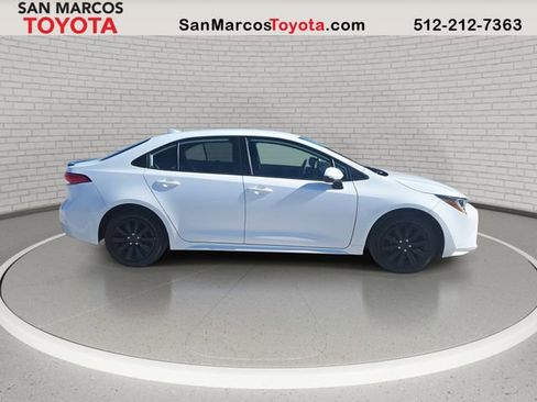 Certified 2022 Toyota Corolla LE image 4