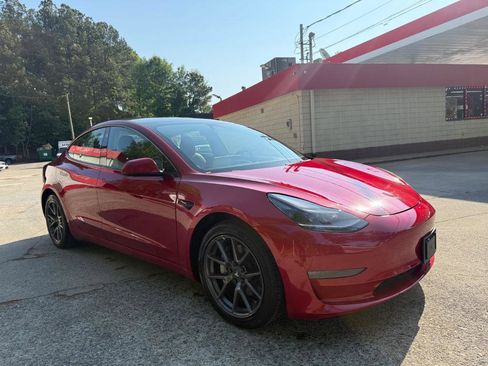 Used 2022 Tesla Model 3 Standard Range image 3