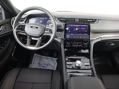New 2025 Jeep Grand Cherokee Overland w/ Luxury Tech Group IV image 9