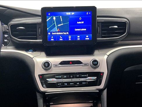 Used 2021 Ford Explorer XLT w/ Equipment Group 202A image 6