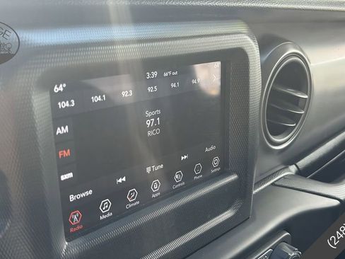 Used 2022 Jeep Wrangler Unlimited Sport image 19
