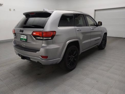 Used 2019 Jeep Grand Cherokee Altitude RWD image 9