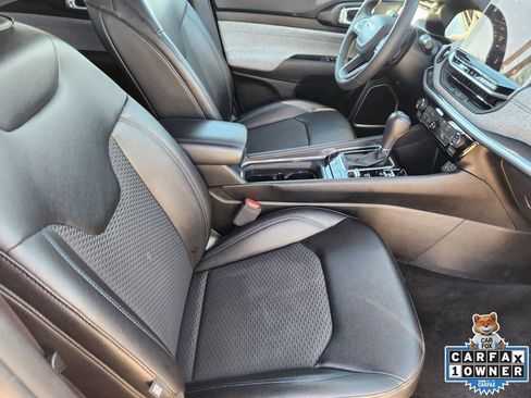 Used 2024 Jeep Compass Latitude image 19