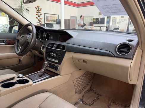Used 2014 Mercedes-Benz C 250 Sedan image 18