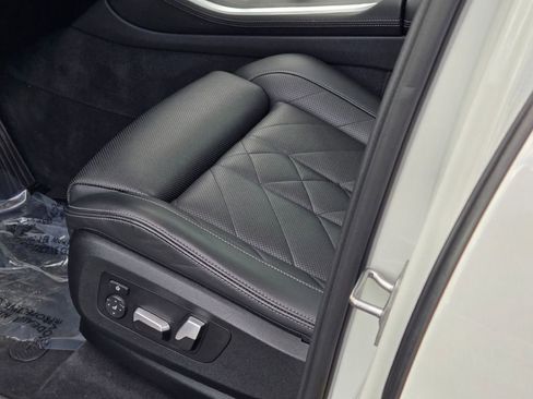 Used 2023 BMW X5 xDrive45e w/ Climate Comfort Package AWD/4WD image 33